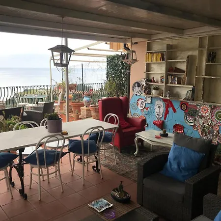 La Terrazza Sul Mare Bed and Breakfast